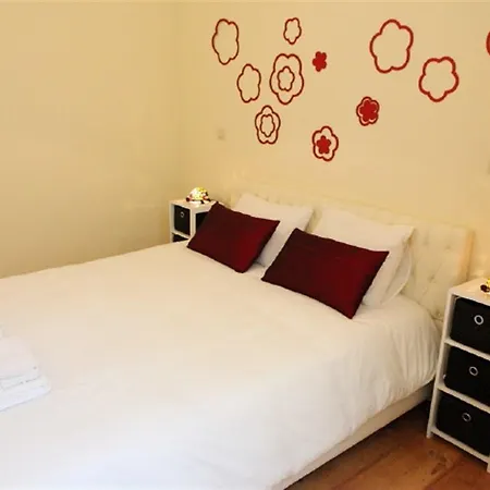 Splendid 5 Bedroom In Daire *